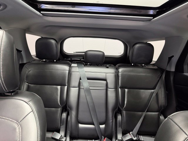 Used 2022 Ford Explorer XLT w/ Equipment Group 202A AWD/4WD image 22