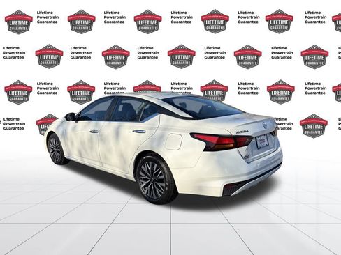 Certified 2024 Nissan Altima 2.5 SV image 3