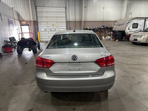 Used 2013 Volkswagen Passat TDI SE FWD image 4