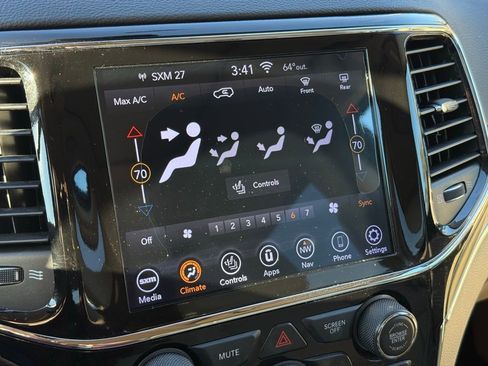 Used 2020 Jeep Grand Cherokee Limited image 35