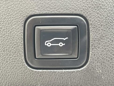 Used 2023 Cadillac Escalade ESV Sport Platinum image 27