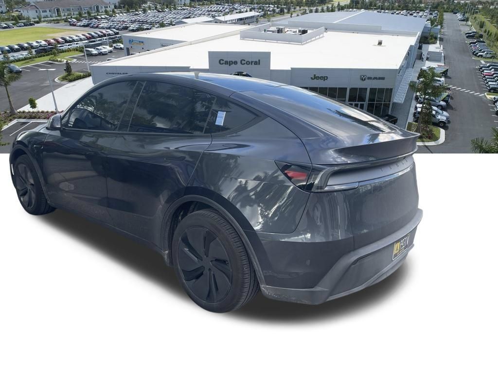 Used 2026 Tesla Model Y 2WD image 4