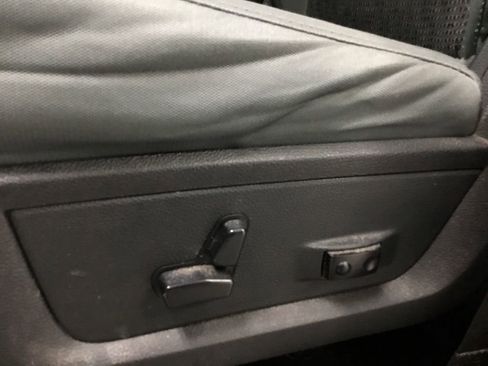 Used 2018 RAM 1500 Big Horn image 9