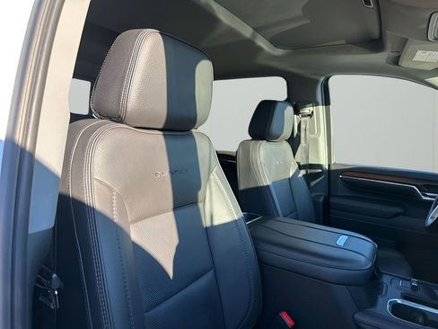 Used 2024 GMC Sierra 2500 Denali w/ Denali Reserve Package image 16