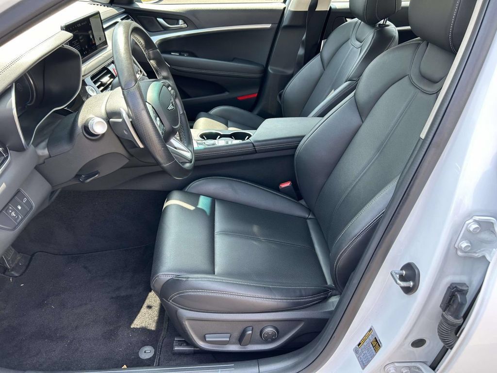 Used 2025 Genesis G70 2.5T AWD/4WD image 12