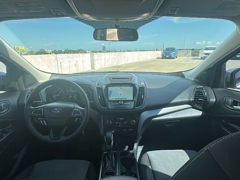 Used 2018 Ford Escape SE w/ SE Sync 3 Package FWD image 21