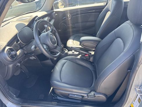 Used 2023 MINI Cooper 2-Door Hardtop FWD image 10
