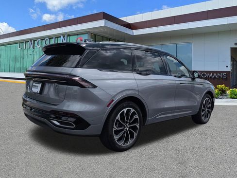 Certified 2024 Lincoln Nautilus Reserve AWD/4WD image 5