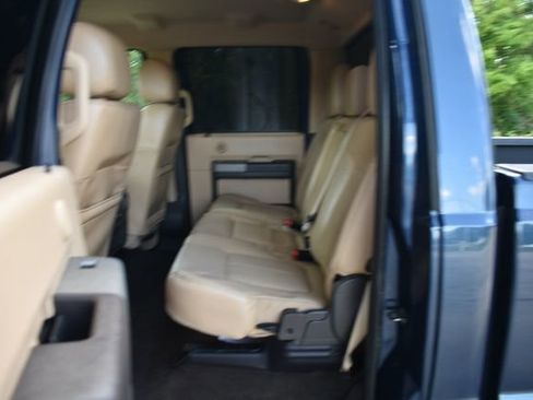 Used 2016 Ford F250 Lariat w/ Lariat Interior Package image 11