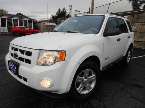 Used 2009 Ford Escape 4WD Hybrid image 3
