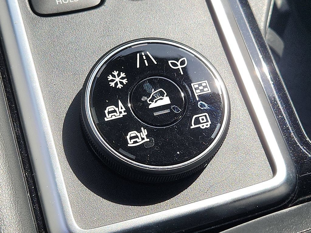 Used 2023 Nissan Pathfinder SV w/ SV Premium Package AWD/4WD image 22