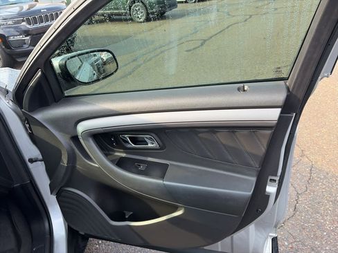 Used 2010 Ford Taurus SEL image 16