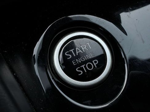 Used 2025 Nissan Versa SV FWD image 22