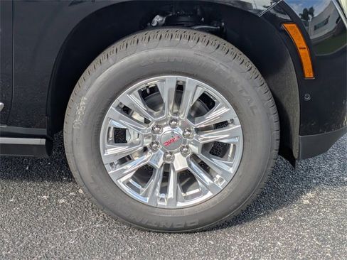 New 2025 GMC Yukon XL Denali w/ Sun & Power Step Package image 12