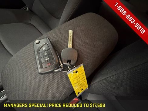 Used 2020 Toyota Corolla LE image 26