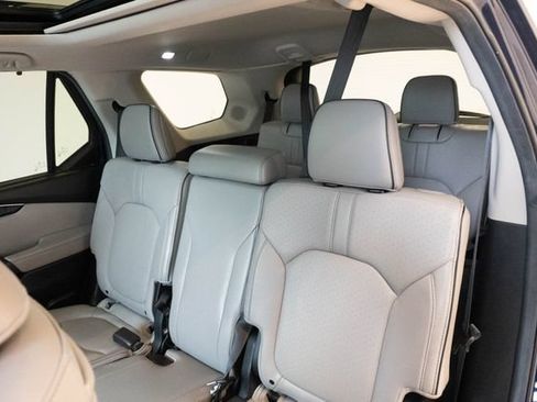 Used 2025 Honda Pilot Elite image 25