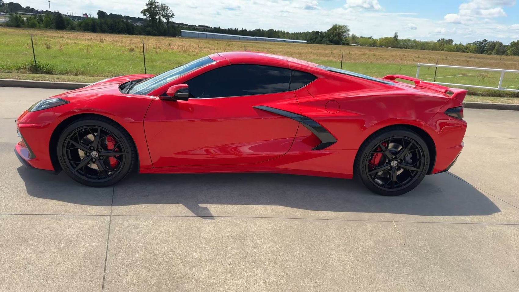 Used 2020 Chevrolet Corvette Stingray Coupe w/ Z51 Performance Package RWD image 6