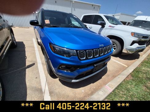 Used 2025 Jeep Compass Limited AWD/4WD image 16