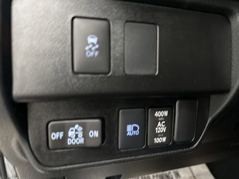 Used 2022 Toyota Tacoma TRD Sport w/ TRD Premium Sport Package image 19