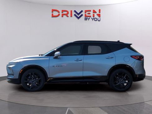 Used 2024 Chevrolet Blazer RS w/ Driver Confidence II Package FWD image 2