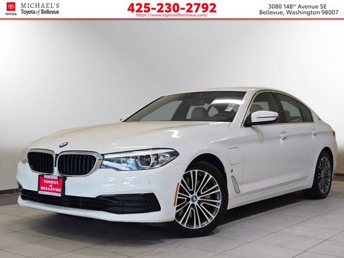 Used 2019 BMW 530e xDrive w/ Convenience Package AWD/4WD image 1
