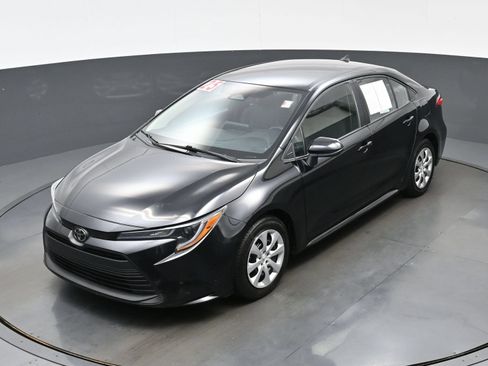 Used 2025 Toyota Corolla LE FWD image 34