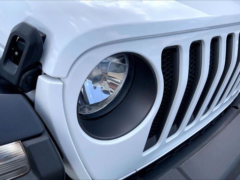 Used 2022 Jeep Wrangler Unlimited Rubicon AWD/4WD image 26