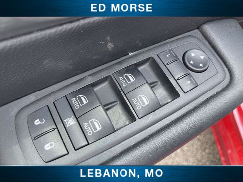 Used 2025 Chrysler Pacifica Select FWD image 22
