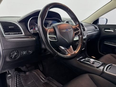 Used 2020 Chrysler 300 Touring w/ Chrome Appearance Package RWD image 22