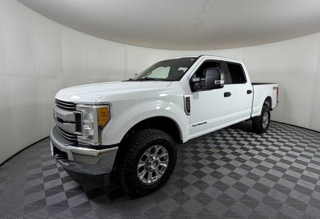 Used 2017 Ford F250 XLT AWD/4WD image 2