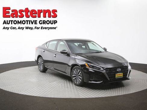 Used 2023 Nissan Altima 2.5 SV w/ SV Premium Package AWD/4WD image 51