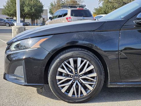 Used 2023 Nissan Altima 2.5 SV image 8