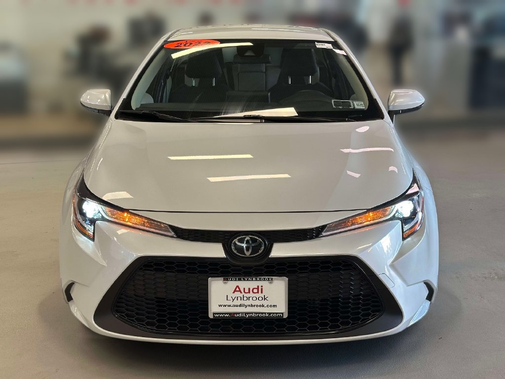 Used 2022 Toyota Corolla LE w/ LE Convenience Package FWD image 2