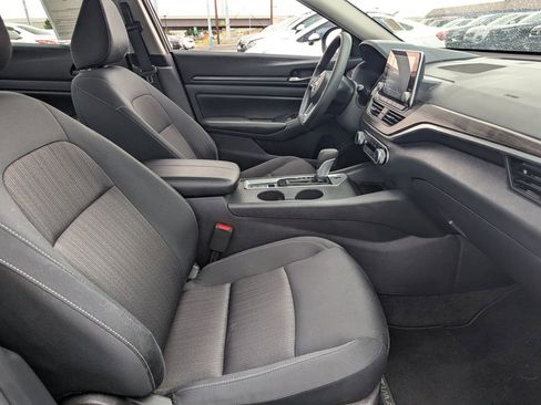 Used 2025 Nissan Altima 2.5 SV AWD/4WD image 32