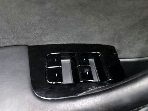 Used 2020 Tesla Model Y Long Range AWD/4WD image 37