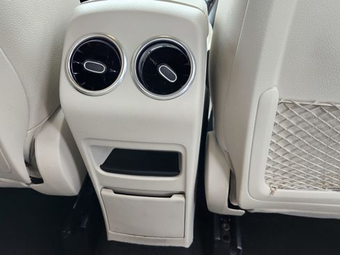 Used 2021 Mercedes-Benz GLA 250 4MATIC w/ Premium Package image 15