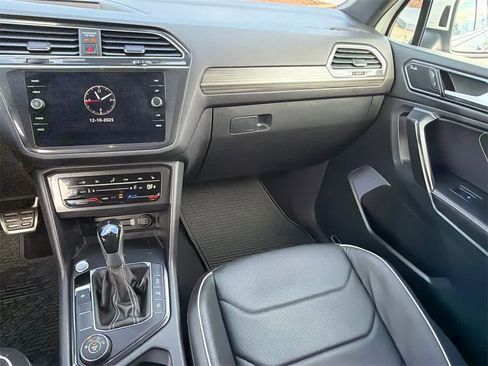Used 2022 Volkswagen Tiguan SEL R-Line image 21