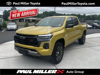 Used 2023 Chevrolet Colorado Z71 w/ Z71 Convenience Package 2