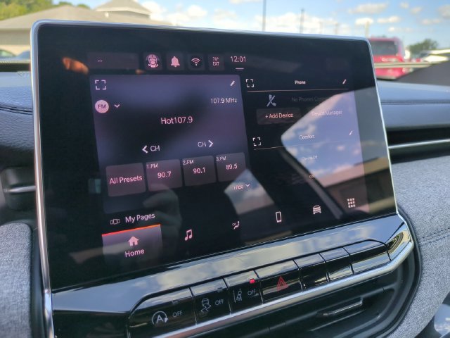 Used 2024 Jeep Compass Latitude AWD/4WD image 11