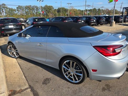 Used 2017 Buick Cascada Premium image 4
