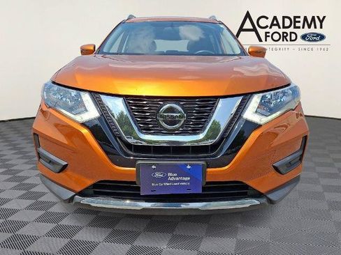 Used 2018 Nissan Rogue SV AWD/4WD image 2