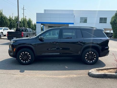 Used 2024 Chevrolet Traverse Z71 w/ LPO, Floor Liner Package AWD/4WD image 4