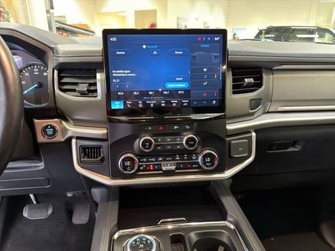 Used 2024 Ford Expedition XLT image 22