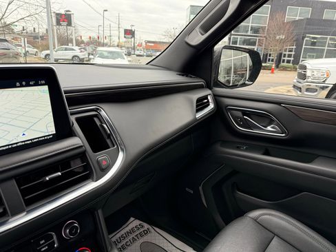 Used 2022 Chevrolet Tahoe Z71 w/ Luxury Package image 38