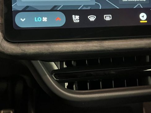 Used 2023 Rivian R1S Launch Edition image 21