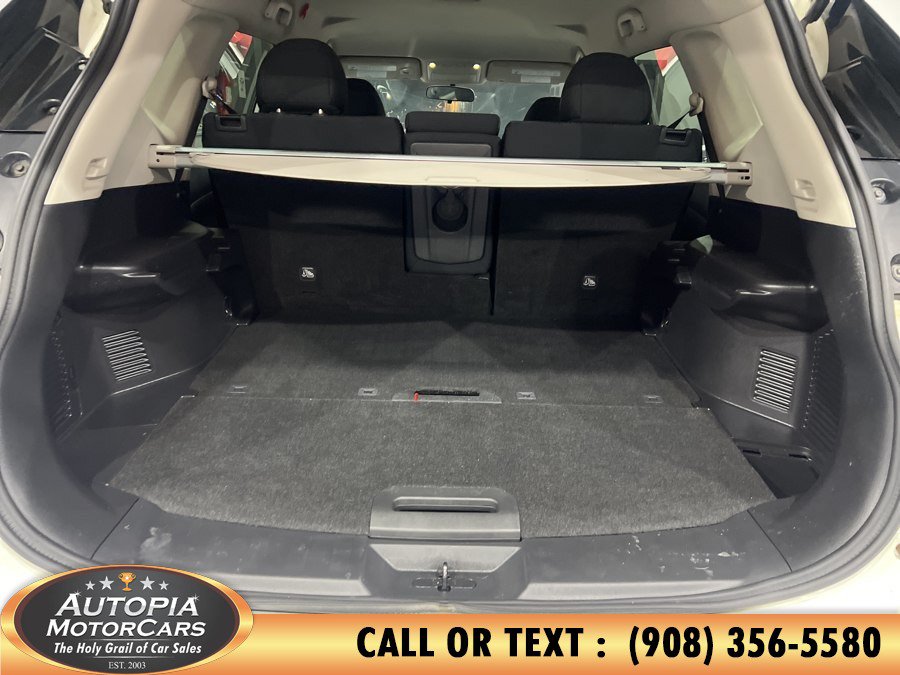 Used 2017 Nissan Rogue SV AWD/4WD image 18