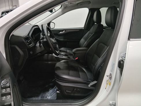 Used 2026 Ford Escape SE FWD image 16