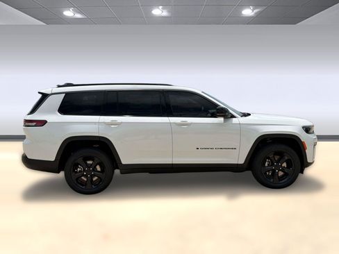 New 2026 Jeep Grand Cherokee L Limited w/ Limited Altitude Package AWD/4WD image 8