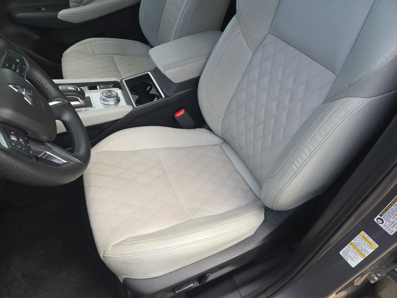 Used 2024 Mitsubishi Outlander SEL FWD image 16