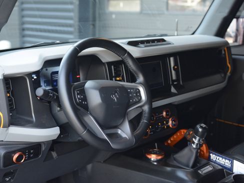 Used 2023 Ford Bronco Badlands AWD/4WD image 4